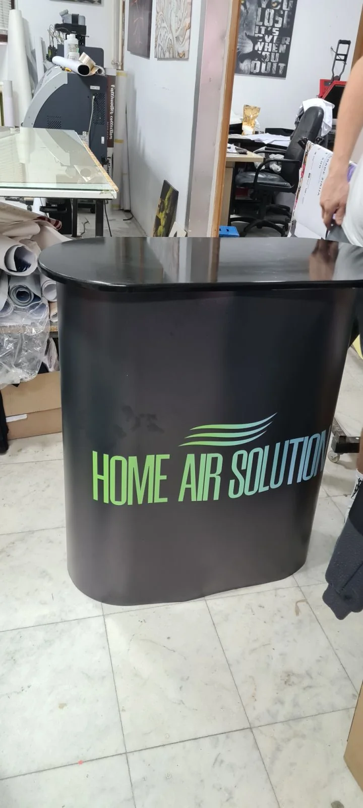 Brendirani promo pult Home Air Solution - Brendiranje prodajnih mesta Elite Print